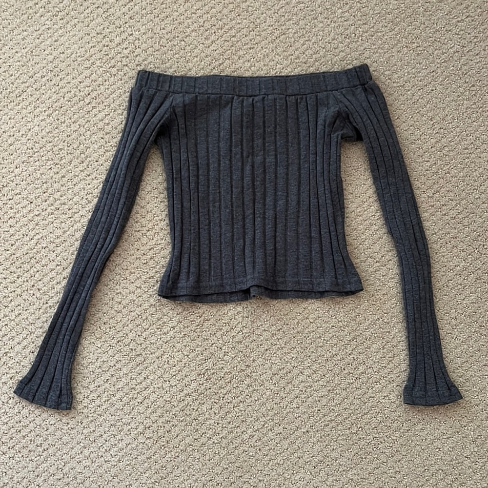 Gray Ribbed Off the Shoulder Tip